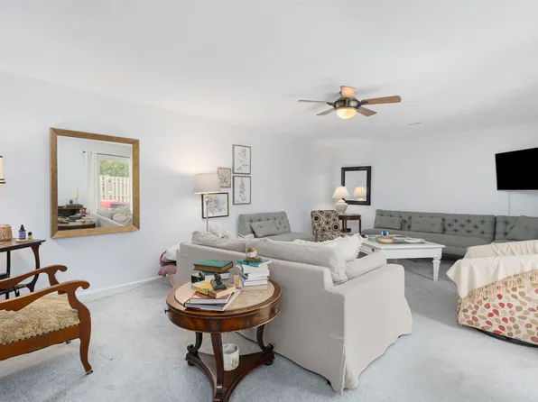 16 Caddy Rock Rd #16C, North Kingstown, RI 02852
