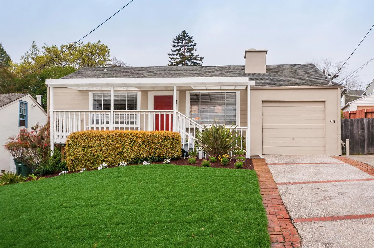 1111 Academy Ave photo 1