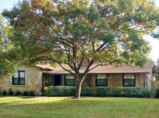 216 E Nottingham Dr, San Antonio, TX 78209