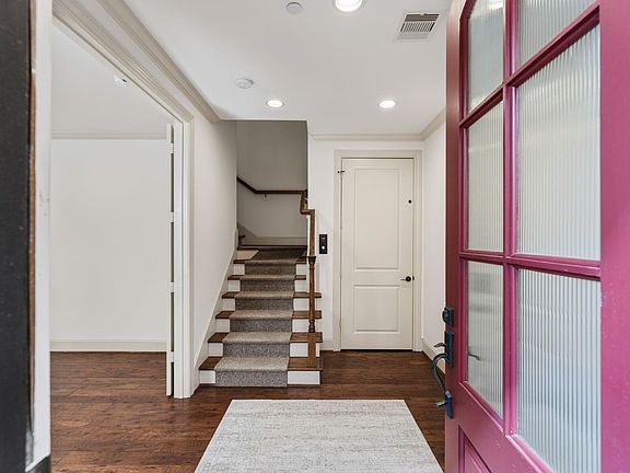 4th image of 1303 W Bell St