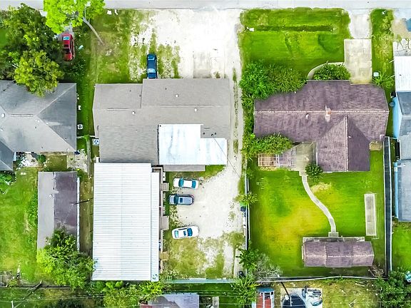 3rd image of 4407 Continental Dr