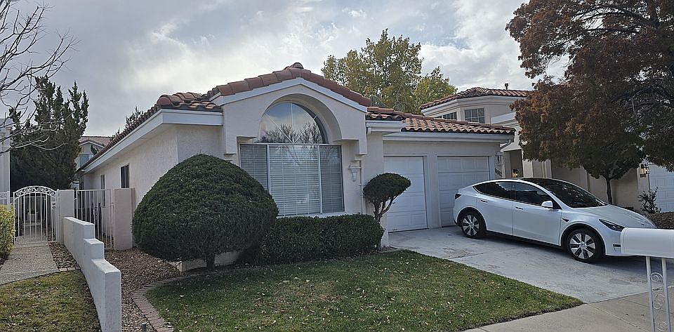 1st image of 11812 Summertree Rd NE