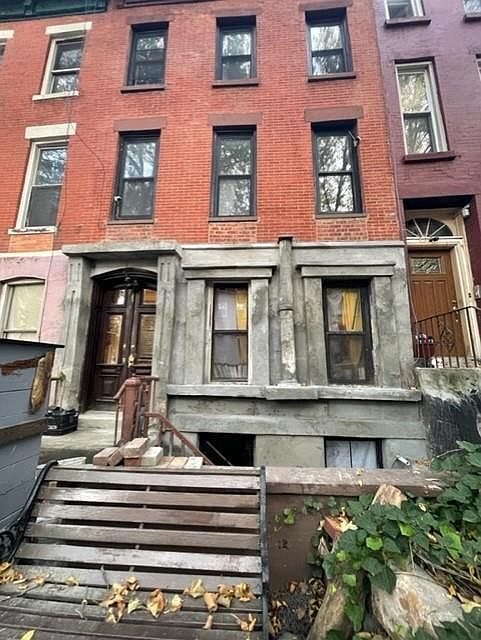 1st image of 87 Waverly Ave