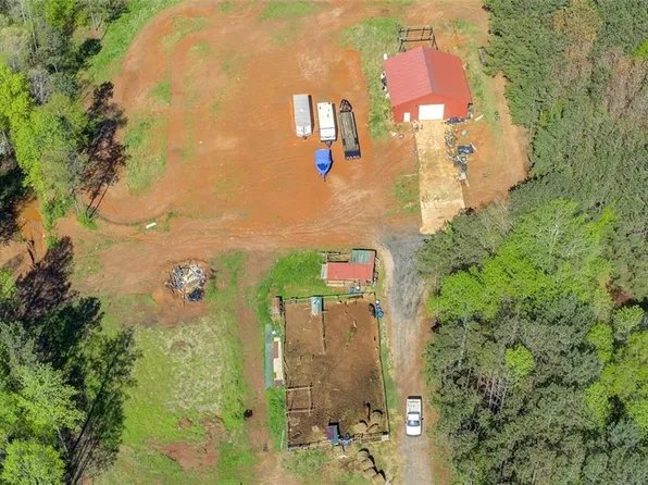 537 Craven Rd, Roopville, GA 30170