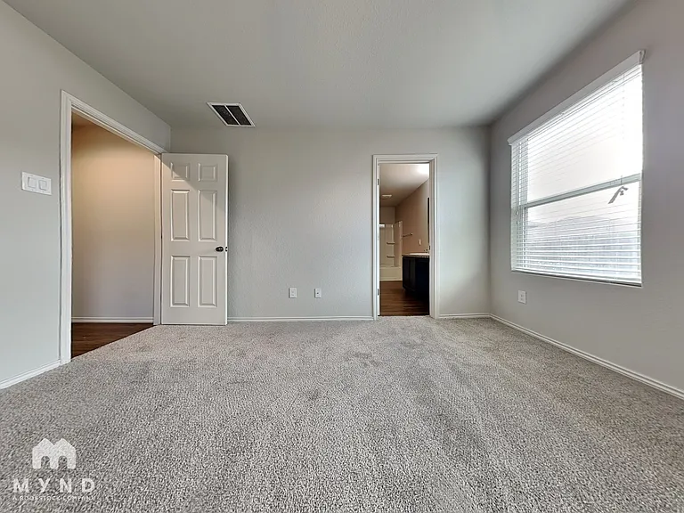9421 Apple Ridge Ln — Photo 8