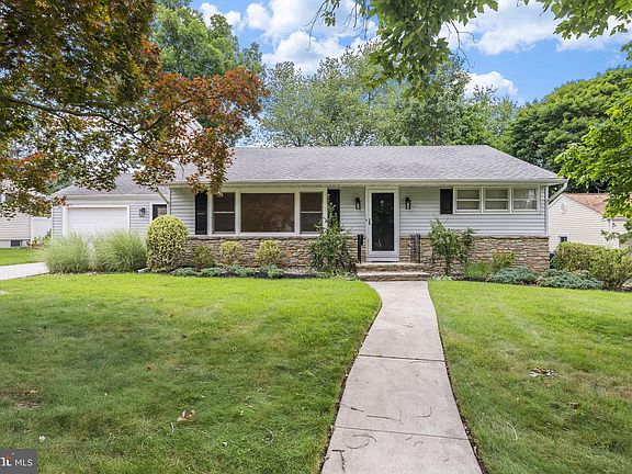 4th image of 133 Villanova Dr