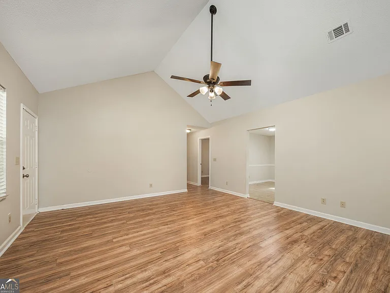 536 Loblolly Ln — Photo 8
