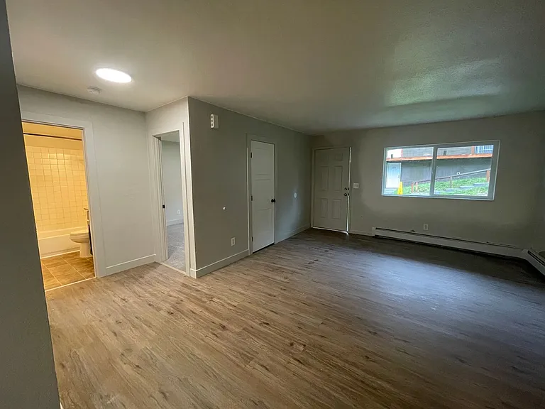 6701 E 6th Ave — Photo 18