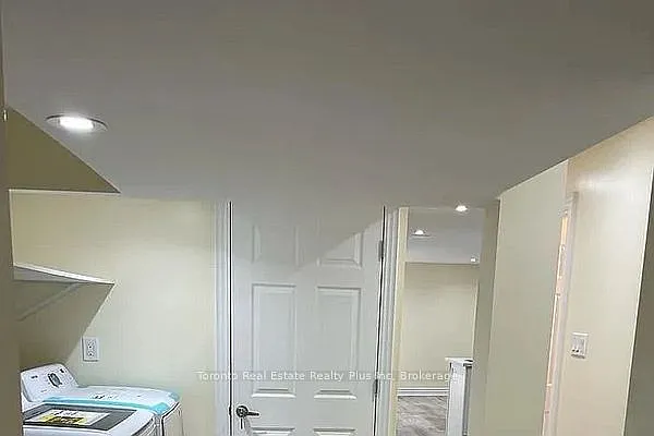 32 Turnhouse Cres — Photo 17