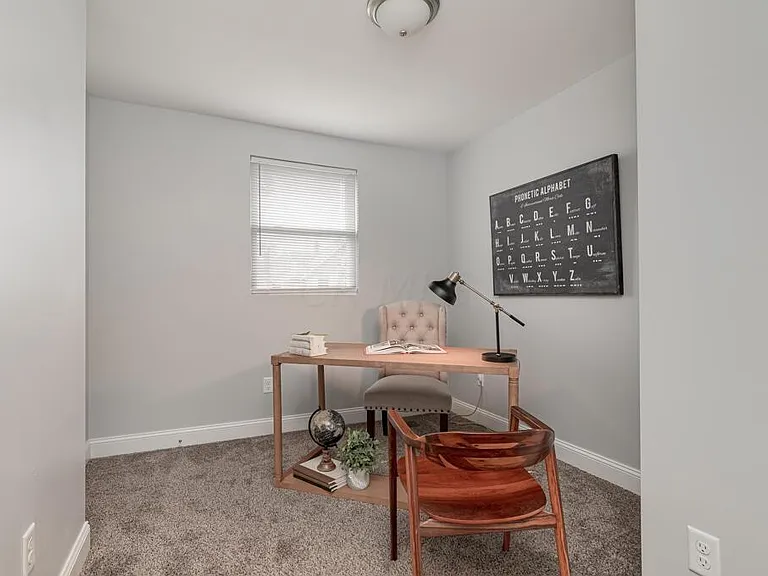 1118 E Whittier St — Photo 19