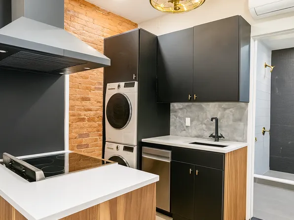 1853 Cornelia Street image 1 of 10