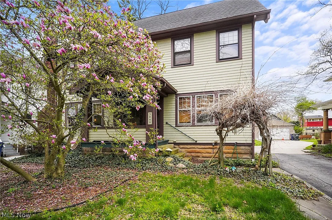 3040 Euclid Heights Blvd photo 1
