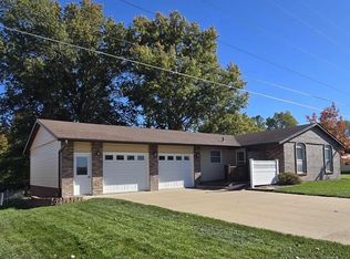 2226 Lynndale Rd, Oskaloosa, IA 52577