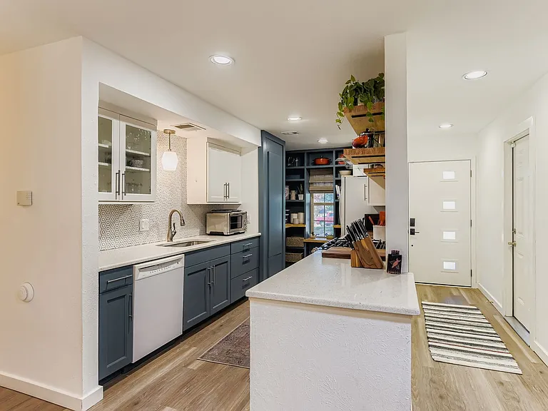 2819 Nordham Dr — Photo 10
