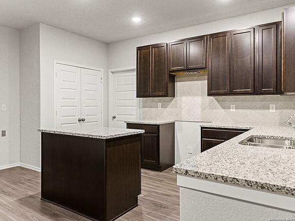 5th image of 2659 Greenwell Ln