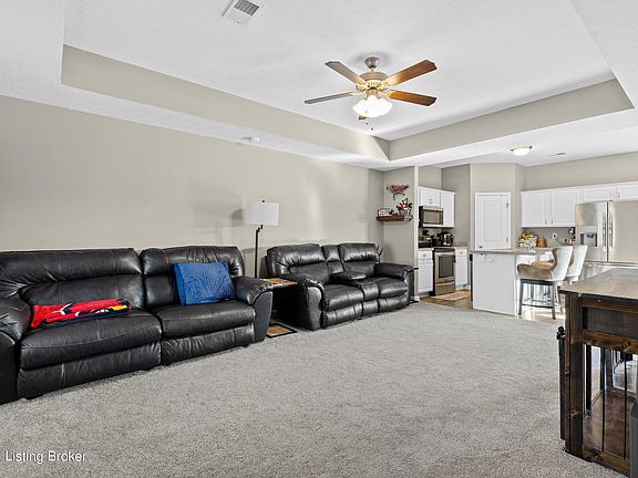 4th image of 248 Mandarin Ct