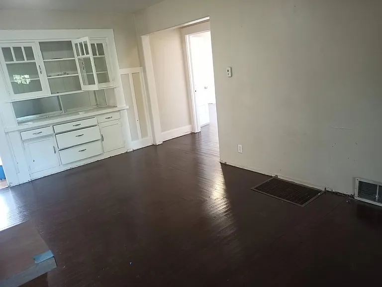585 Colorado River Blvd — Photo 6
