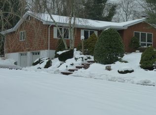 35 Johnson Ave, Gillette, NJ 07933