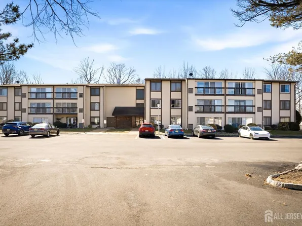 277 Crosse Dr APT 3E, Monroe Township, NJ 08831