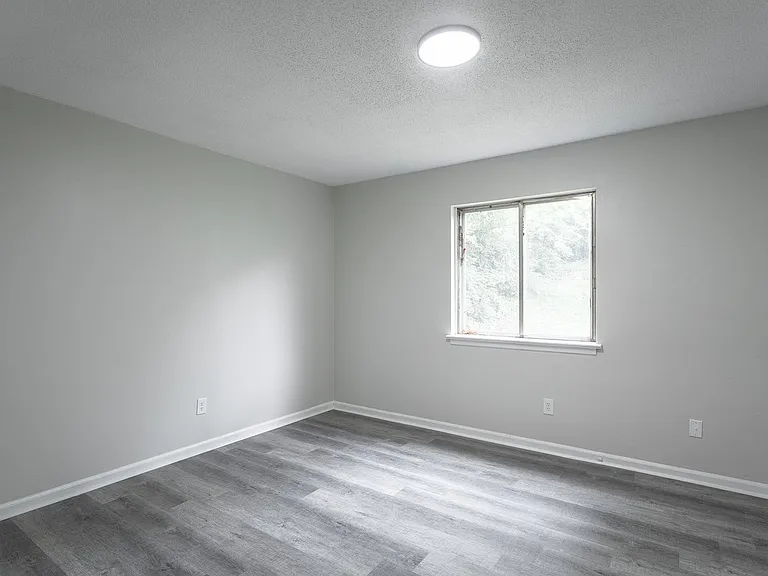 833 Sylvan Dr — Photo 14