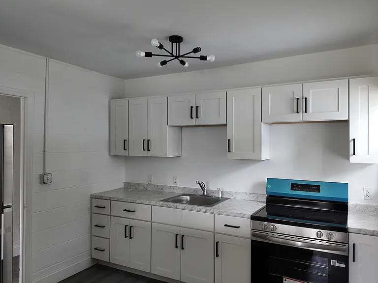 112 Gordon St #2 — Photo 6