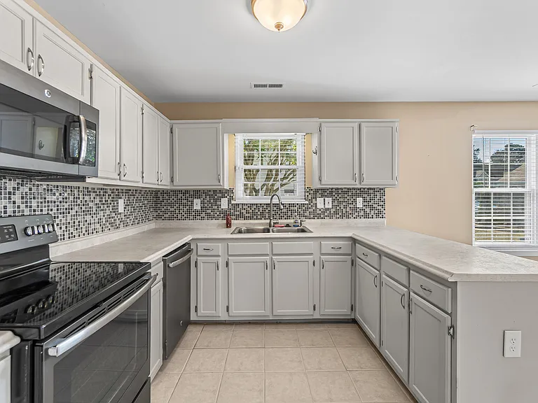 5092 Glenwood Way — Photo 12