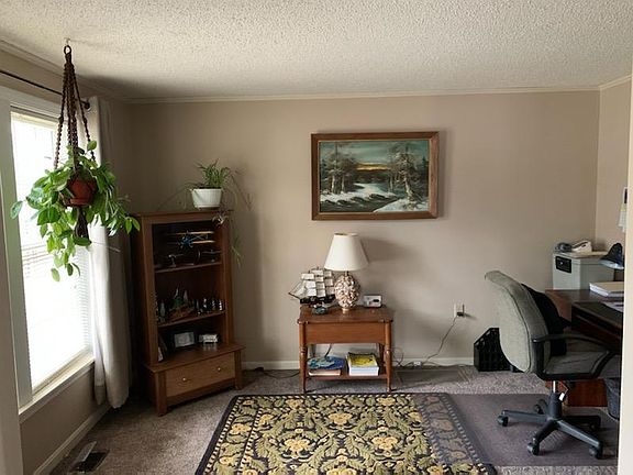 5th image of 34 Barnfield Dr