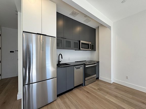 4th image of 2490 3rd Ave #2E