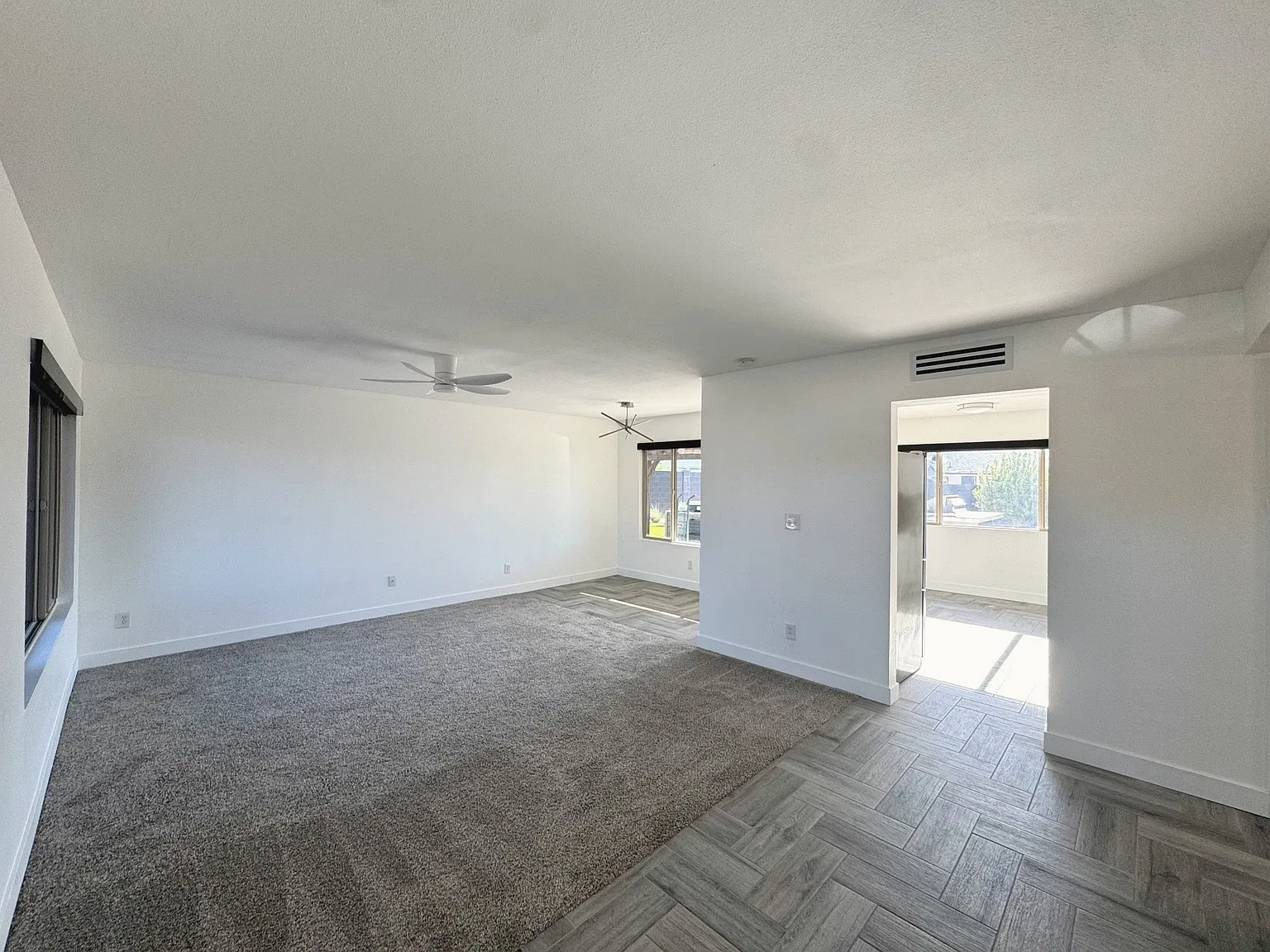 2 bed, 900 sqft, $2,100 — Photo 4