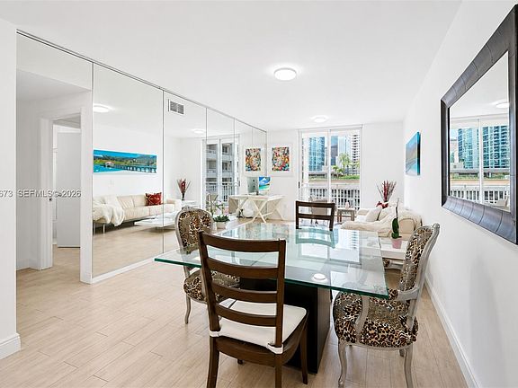 4th image of 185 SE 14th Ter APT 1410