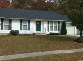 637 Greenbriar Dr, Williamstown, NJ 08094