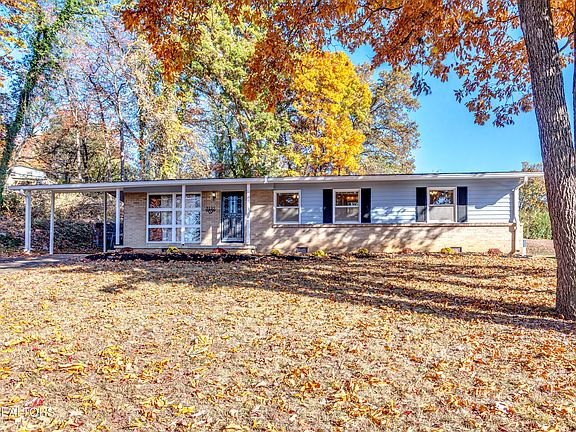 2nd image of 3135 Chantilly Dr