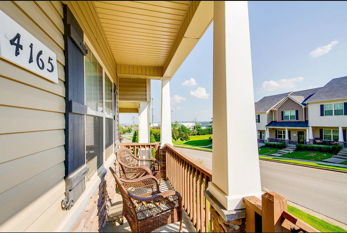 Porch - 4165 Saddlecreek Way