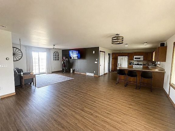 4th image of 13649 Garden Ave