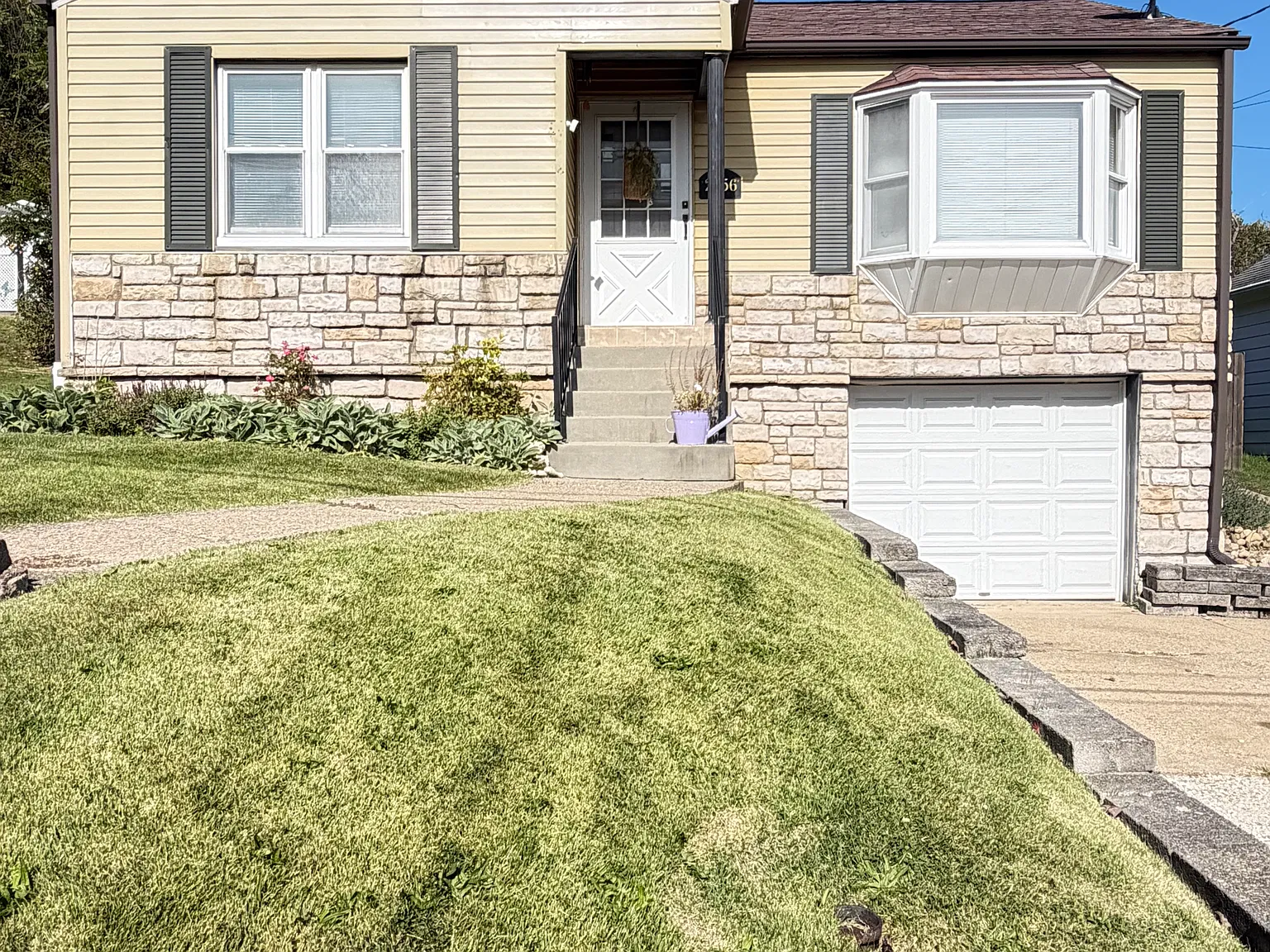2 bed, 823 sqft, $1,850 — Photo 1