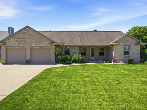 1735 Orange Blossom Dr, Green Bay, WI 54313
