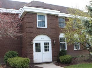 18 Bristol Dr #B, Amherst, NY 14228