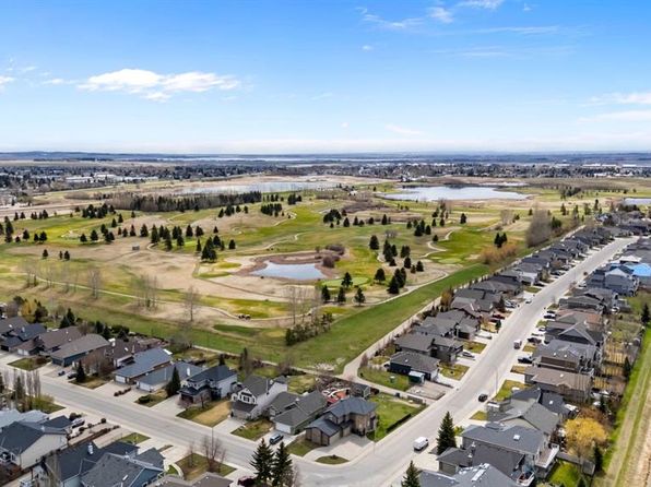848 S Lakewood Cir, Strathmore, AB T1P 0G8