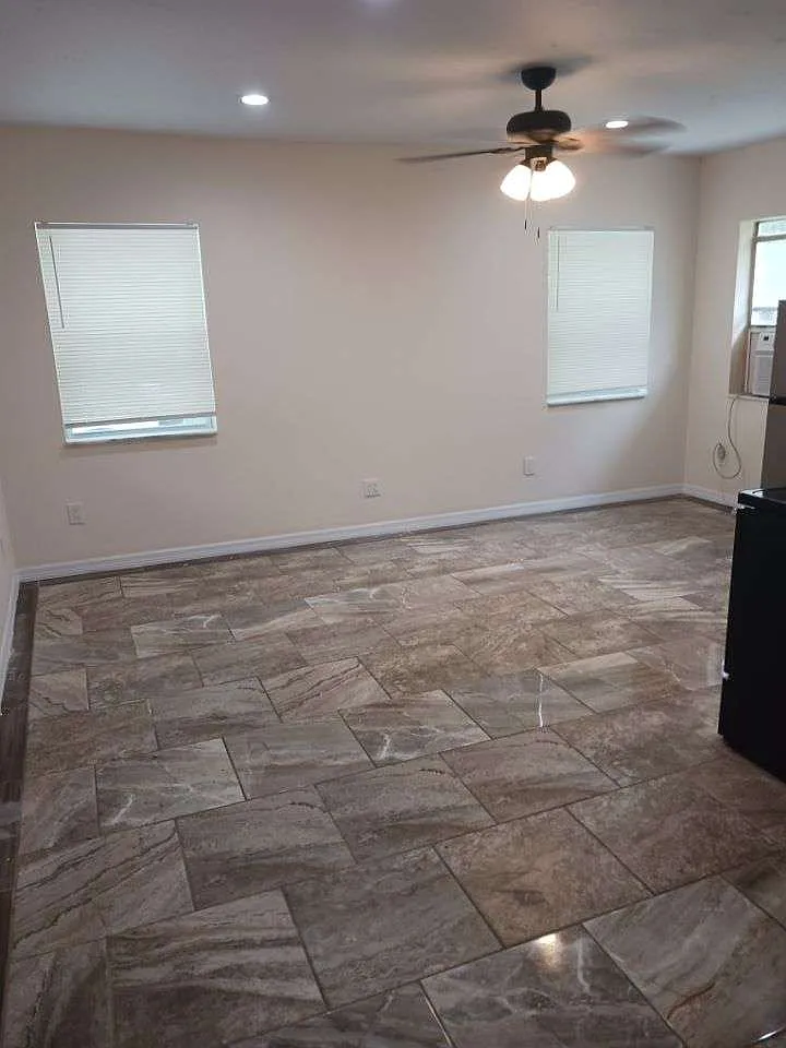 Studio, 500 sqft, $1,050 — Photo 3