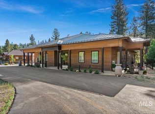 22 Creekside Ct, Garden Valley, ID 83622