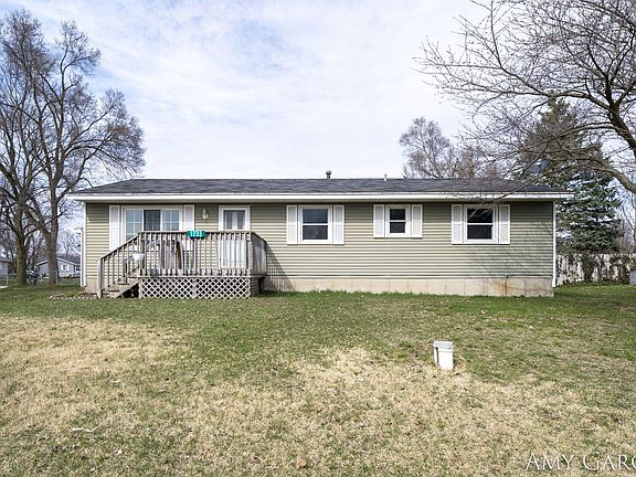 3rd image of 1733 Margaret Dr