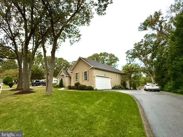 8328 Oakwood Rd, Millersville, MD 21108
