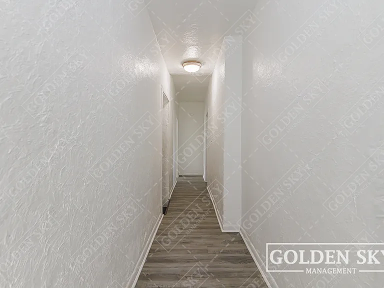717 N Mulberry St — Photo 9