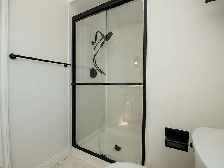 3299 Tempe Dr — Photo 32