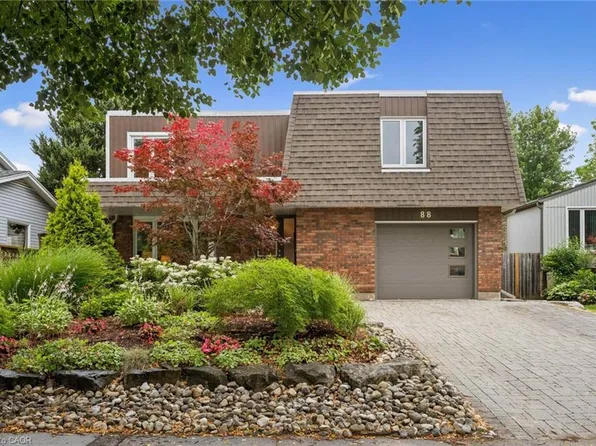 88 Manor Dr, Kitchener, ON N2A 2V1