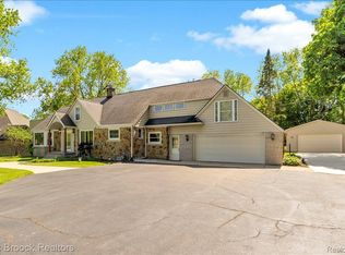43747 Woodward Ave, Bloomfield Hills, MI 48302