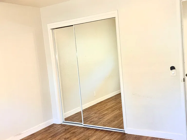 655 Mariposa Ave #9 — Photo 10