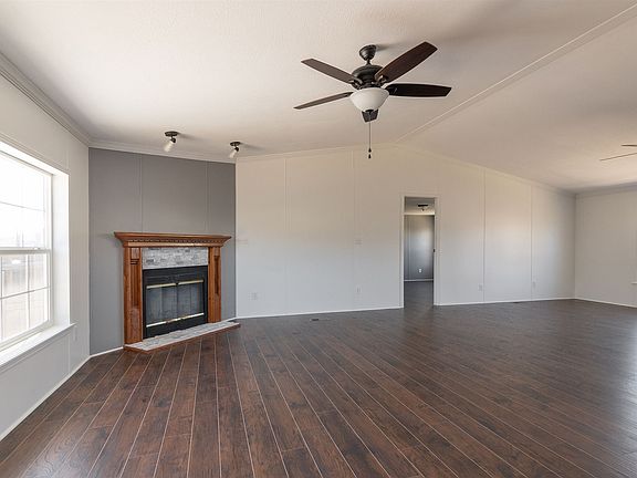 3rd image of 810 Chugar Dr