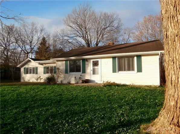 449 Moorewood Cir, Dayton, OH 45415