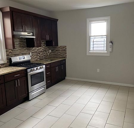 3rd image of 209 N 15th St